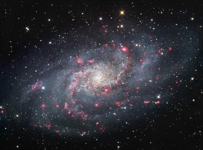 M 33, galassia Triangolo piccolo bulge: Sc o Scd dimensioni circa