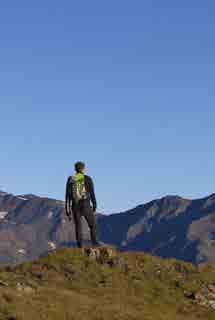 IN ALTA QUOTA TRA LE VETTE DELL ORTLES-CEVEDALE Escursioni in alta quota che prevedono l utilizzo di adeguata attrezzatura alpinistica per raggiungere ogni giorno una diversa vetta al di sopra dei