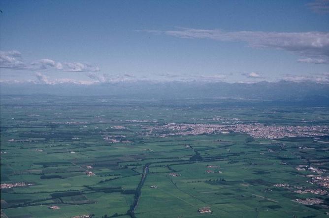 dei Parchi Regionali, sebbene quella rapportata alla superficie dei parchi sia lievemente inferiore rispetto alle altre; questo andamento rivela la necessità di rendere maggiormente restrittive le