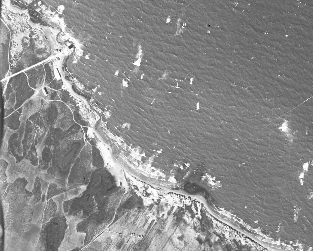 T1 L1a T1 L1d Foto 1di2 IGMI Volo aereo IGMI del 1947:l cordone dunale di posto dei Trepuzzini e dell ampio territorio
