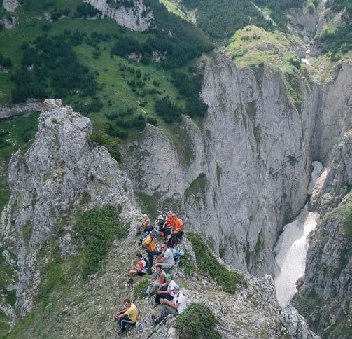 SETTEMBRE DOMENICA 3 settembre 2017 Nel selvaggio Vallone d Angora Itinerario: Escursione Difficoltà: EE Dislivello: 800 m Lunghezza: 10 km Coordinatori: Anna Maddalena Belcaro - Enzo De Berardinis