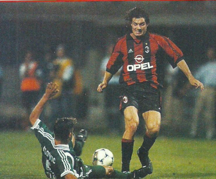 Stagione 1998-99 / pag. 4 Milan k.o. Con i greci del Panathinaikos Monza - Cade il Milan di Zaccheroni contro i greci del Panathinaikos e gli sono fatali un'autorete di N'Gotty e un gol di Warzycha, alla fine del primo tempo.