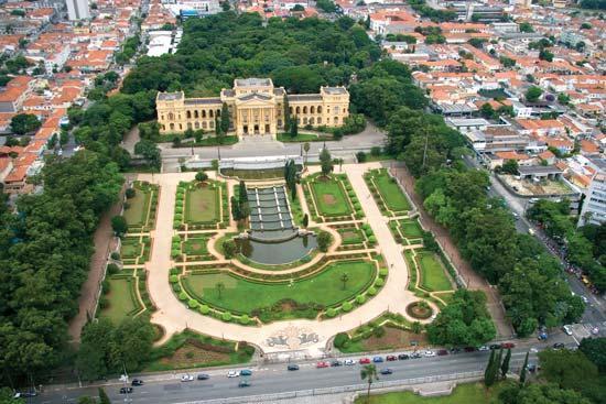 È richiesto un livello di portoghese pari al B1 per poter essere accettato dall università partner. L università di San Paolo offre corsi di lingua per aiutare gli studenti: clinguas.fflch.usp.