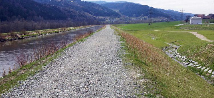 Dighe ed argini in terra Le dighe in terra rappresentano le principali opere di contenimento di fiumi, torrenti, bacini idraulici delle pianure del territorio nazionale.