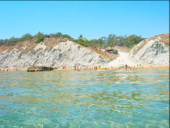 VACANZA OLISTICA IN CALABRIA Il benessere del corpo, la profondità della consapevolezza e la bellezza della natura Camping San Paolo, Isola di Capo Rizzuto (Kr) Dal 6 al 9 luglio Ormai la nostra vita