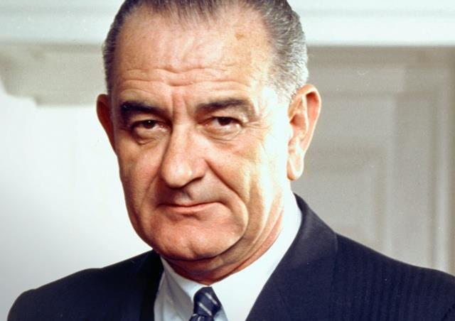 Gli Stati Uniti, da Einsenhower a Johnson 22 novembre 1963 Lyndon B.