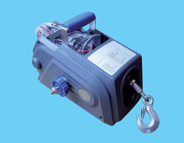 Verricello elettrico DM-900 Electric winch DM-900 Verricello 12 V. elettrico manuale omologato CE Nuovo, rivoluzionario verricello con radiocomando a distanza di serie.