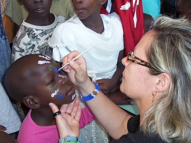 In Rongo they had the chance to visit Alliance One Tobacco Kenya Store before returning to the office compound, where they enjoyed abundant food, prepared by Happen staff and had sodas.