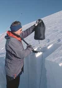 Stuffblock Simile al test di compressione si usa un sacchetto pieno di 5 kg di neve che