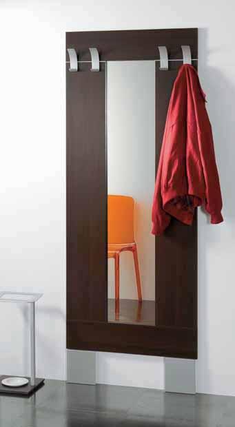 Floor mirror equipped with steel coat-hooks and feet