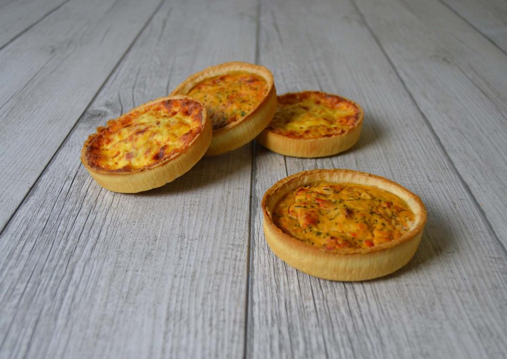 SALATO S2193 Quiche Lorraine prestige (pancetta affumicata, prosciutto e uova) Ø 10 cm 110 gr 32 pz/crt - 104 crt/bnc Cottura 20-25 a 180 C S5391