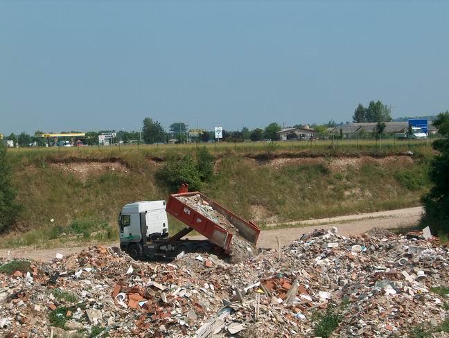 Rifiuti inerti da C&D Le attività di recupero di scarti nello stesso luogo di produzione non sono