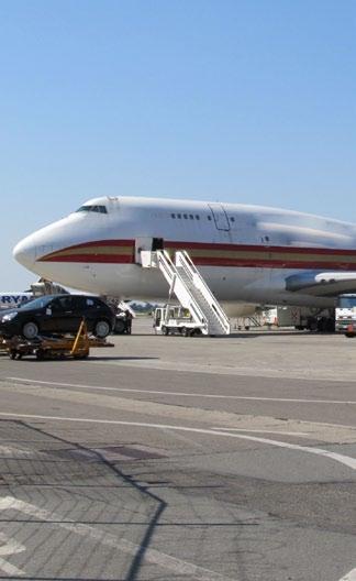 Gli aeroporti regionali sono inoltre inseriti in una densa rete di collegamenti stradali e ferroviari, tipica di un territorio snodo dei flussi Est-Ovest e soprattutto Nord-Sud.