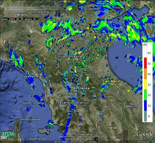 Mappe di riflettività del 05/05/2010 alle 07:12 UTC (in alto a sinistra), alle 10:12 UTC (in alto