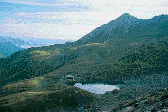 GITA: LAGO VERDE durata: 2 ore e 1/2 Il laghetto e il rifugio del CAI si raggiungono in due ore e mezzo da Bô dâ Col.