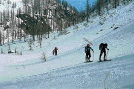 Sci-alpinismo nel vallone delle Miniere (Prali). ne con la Francia; verso il vallone delle Miniere, passando dalle Selle. Davvero suggestiva è la lunga traversata Rocca Bianca-lago Ve rd e.