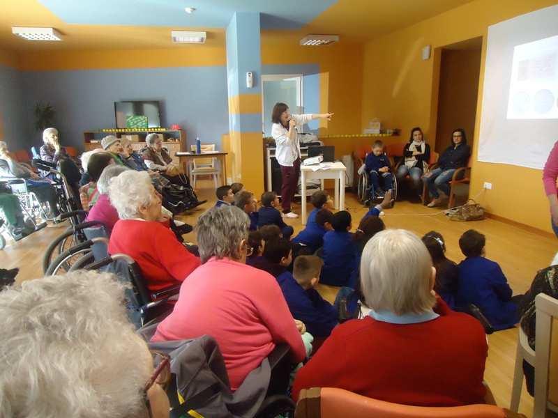 PROGETTO: I BAMBINI DI OGGI INCONTRANO I BAMBINI DI IERI Prosegue, in questa 6 edizione, la consolidata collaborazione con la scuola primaria di Vazzola!