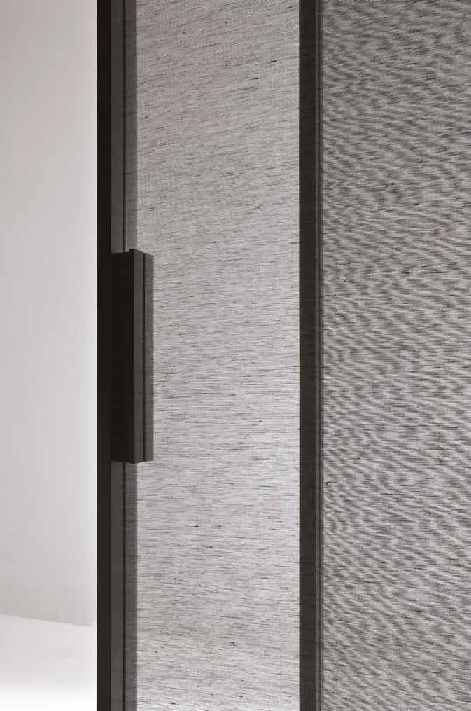 Fabrics, selected in a unique customised furnishing variant, exhibiting and exalting the lightness of glass panelling, is the proposal