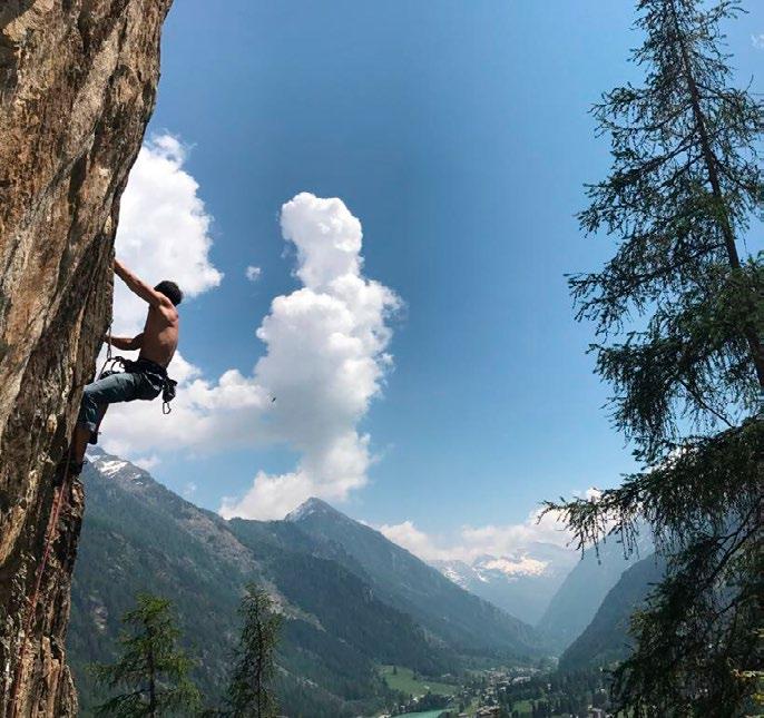 Arrampicata Voli panoramici La valle di Gressoney offre numerosi settori di arrampicata di differente livello ed esposizione.