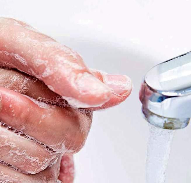SAPONI LAVAMANI Linea Superfici ASEPTOMANI Sapone liquido, delicato per l igiene delle mani Sapone igienizzante non profumato liquido, delicato per l igiene delle mani, con azione sanitizzante.
