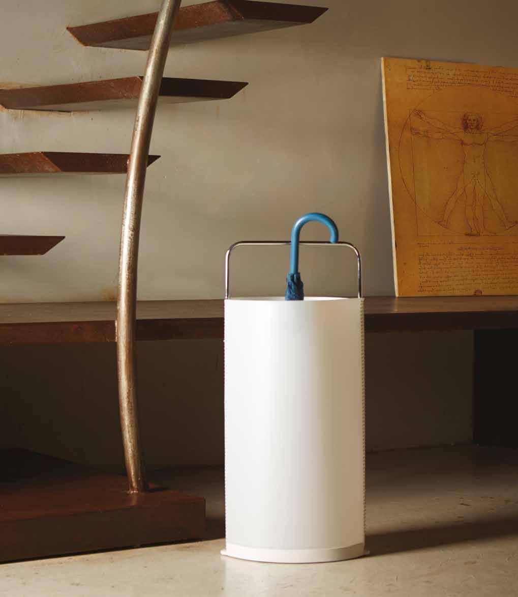 Umbrella stand in pearl white polypropylene.