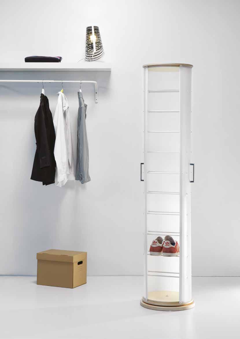 pop wood pop white CL 830 - D 40 H 173 cm Scarpiera in polipropilene bianco perla con 11 scomparti. Base e top in legno naturale. Pearl white polypropylene shoe rack with 11 shelves.