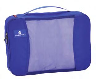 Permette di riporre più vestiti in meno spazio Si adatta all'interno di un bagaglio a mano Materiale: 300D Poly Micro-Weave Capacità: 5 L Dimensioni: 25.5 x 18 x 8 cm Peso: 70.