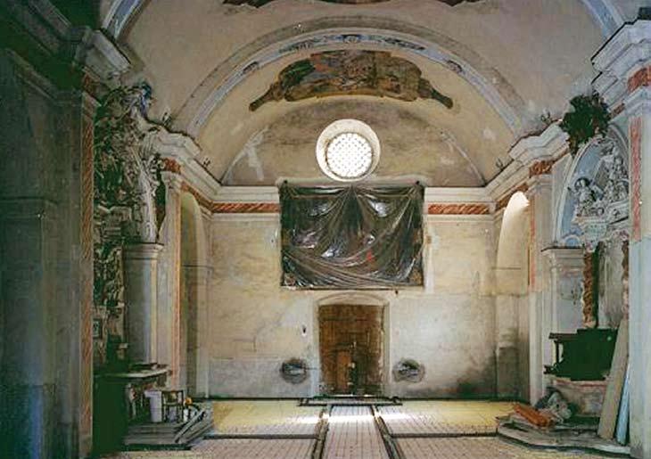 Particolare dell impianto radiante in fase di realizzazione La chiesa di Santa Maria al Ponte è una chiesa ad unica navata, con due altari laterali.