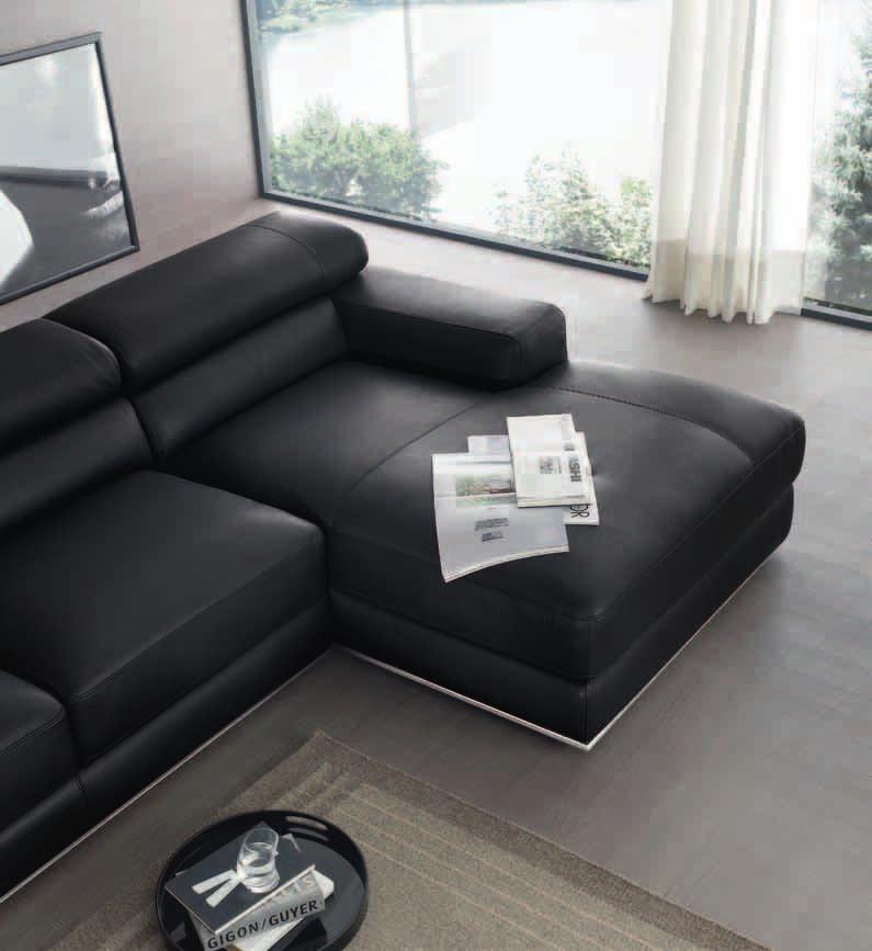 _cassandra 122-123 913bUn modello di divano ampio ma di grande sobrietà e