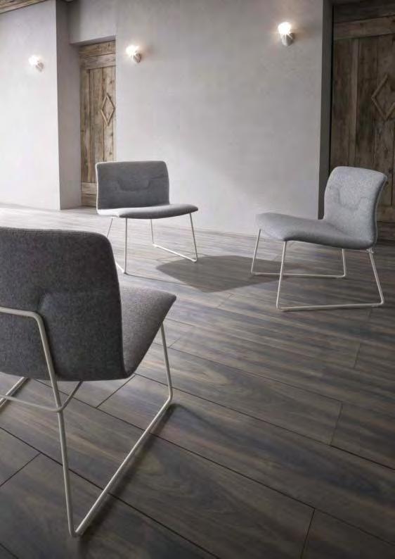 CHAIRS / SEDIE SLOT Favaretto & Partners Design 48,5 81 SLOT M L Fabric or leather upholstered chair, chromed base. Sedia imbottita in tessuto o pelle, base in metallo cromato.