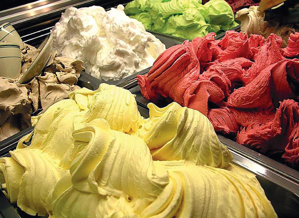 Comincia così la sua attività di gelatiere, gli ingredienti vengono fatti bollire lentamente a bagnomaria per pastorizzarli, poi gelati con un continuo e faticoso lavoro di braccia in una rudimentale