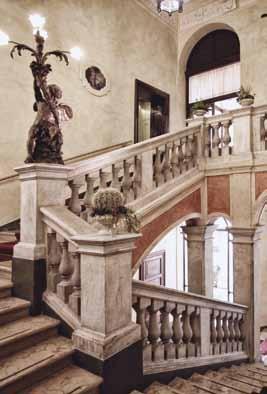 Dopo vari passaggi di proprietà e trasformazioni architettoniche, nel 1877 l edificio fu acquistato da Reale Mutua, che ne fece la sua sede fino al 1932.