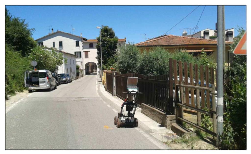 Un primo controllo viene effettuato col sistema georadar; con il termine georadar o radar per sottosuolo (inglese GPR, Ground