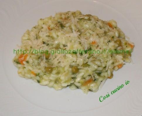 Risotto primavera E un risottino fresco e delicato il cui nome, Risotto primavera, ci sta proprio bene.