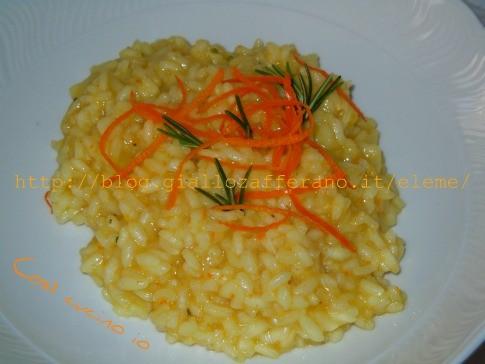 Risotto all'arancia e rosmarino Un risotto dal gusto molto particolare che unisce il profumo agrumato