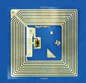 Tag RFID PASSIVI TAG PASSIVI I tag passivi sono privi di batteria propria. Sono sostanzialmente costituiti da un antenna, un chip, ed un substrato.