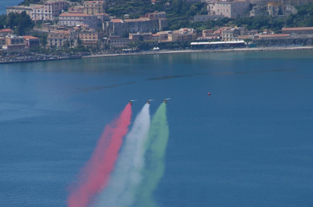 2004 Golfo di Gaeta Sfilata di mezzi aerei e