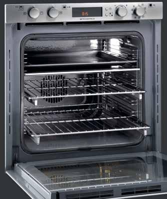 Dall altro con la nuova leccarda, Hotpoint-Ariston ha raddoppiato la capienza della teglia interna, per sfruttare tutta la capacità del forno, per portate più grandi e cotte a puntino.