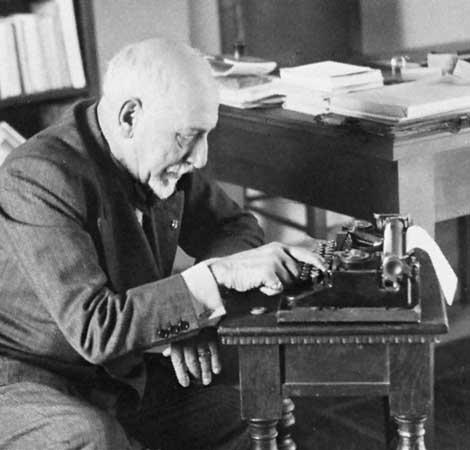 La poetica Alla base della visione del mondo pirandelliana vi è una concezione vitalistica, idea ripresa dalla filosofia di Bergson: la realtà