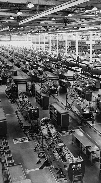 Toyota anni 50 e 60: sviluppo del Toyota Production System Anni 50: il management Toyota visita i grandi plant americani, tra cui Ford e General Motors La