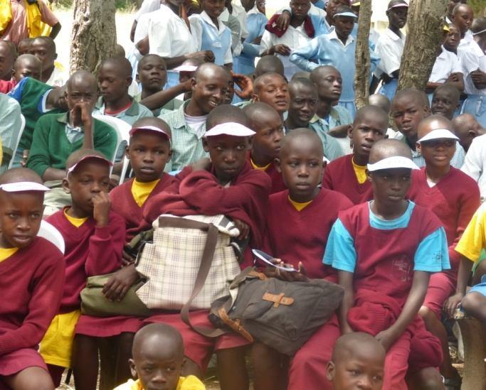 I bambini che erano tornati nelle loro case d origine per le vacanze sono rientrati per essere a loro volta presenti alla ripresa delle lezioni della scuola primaria e secondaria B.L. Tezza.