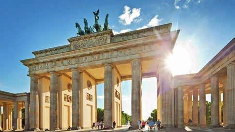 NOVO NEMČIJA VIKEND V BERLINU družabno središče bivšega vzhodnega Berlina, kjer je tudi 360 m visok televizijski stolp in ponuja prelep razgled na mesto in okolico, krajši sprehod po bližnji
