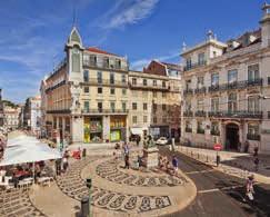 Polet v LIZBONO, ki je že več kot 700 let portugalska metropola, leži na sedmih gričih in obiskovalca očara s svojo lepoto in šarmom. Najprej informativni ogled enega najlepših evropskih mest.