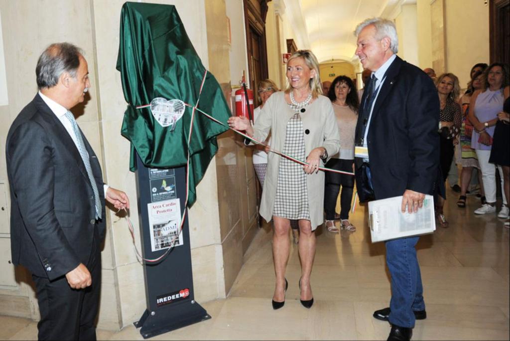 Interno: un Amministrazione d eccellenza per la cardio-protezione anche grazie all'admi Inaugurata, il 6 giugno 2017, una postazione pubblica A.D.M.I. con defibrillatore al secondo piano del Palazzo Viminale Prosegue l attività dell Associazione Dipendenti Ministero Interno and partners - A.