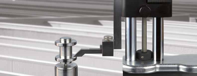 IP54 Double column digital height gauge EXACTO Base in ghisa rettificata nei quattro punti di appoggio.