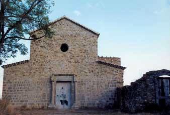14), un tempo annessa al convento, presenta la facciata col portale in pietra locale, del Seicento. L interno in restauro, mostra tre navate e volte a botte.