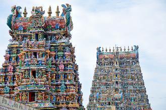 G5 KUMBAKONAM THANJAVUR (40km 1 ora) Dopo la prima colazione partenza per Thanjavur. Thanjavur come si chiamava prima fu la capitale dell'impero Chola dal 10 secolo 