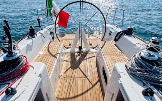 deck and sail plan. Italia Yachts boats are designed to sail well upwind in strong conditions, without sacrificing comfort.