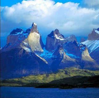 8 giorno Puerto Natales escursione al Parco Nazionale Torres del Paine Prima colazione in hotel. Pranzo libero.