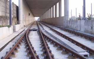 In the Bottom-Up laying method, work begins with casting the foundations to then proceed with installing the rails and relative fasteners whereas in the Top-Down method work is carried out in the
